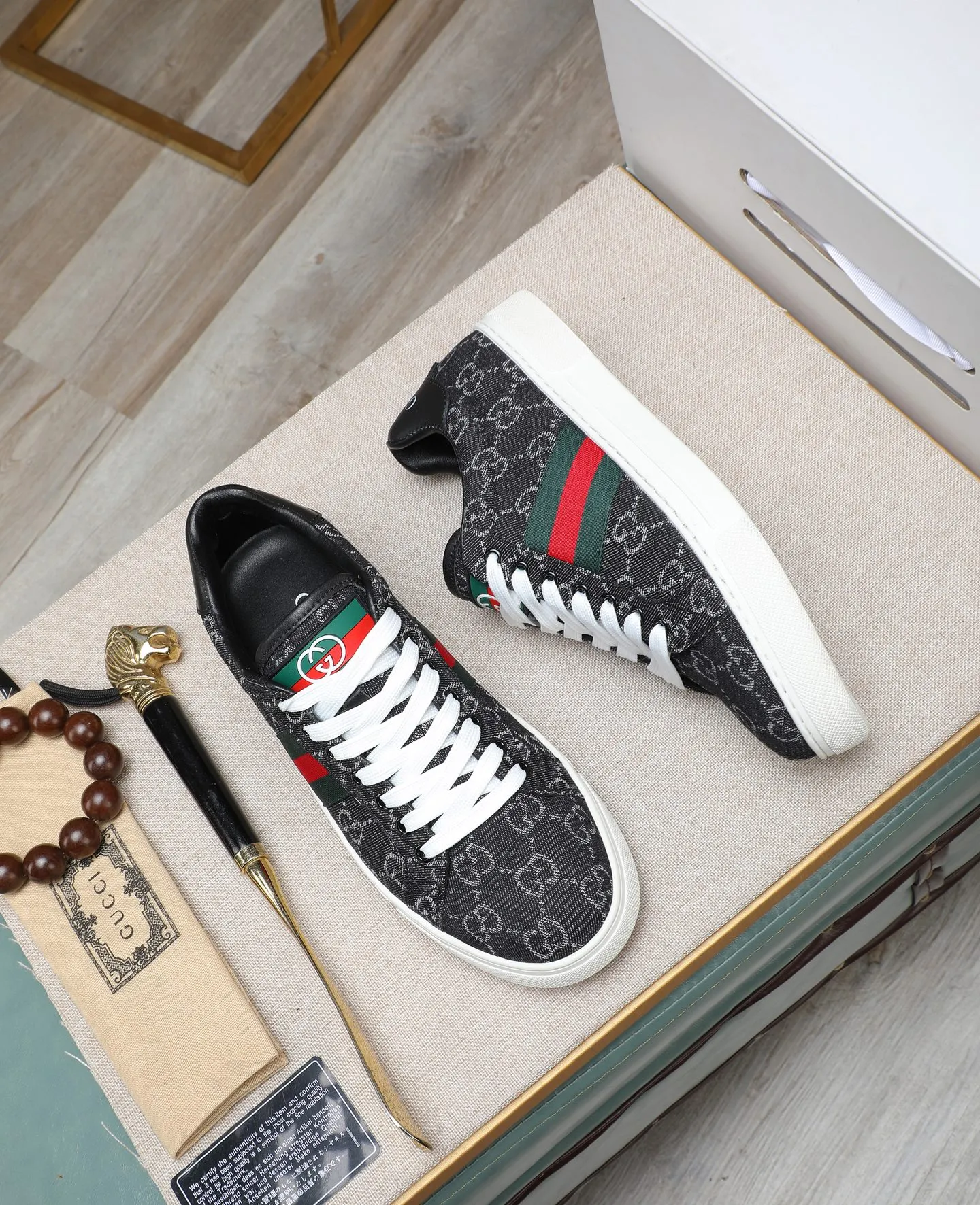 Men's shoes 💰420 GUCCI🔍🔍The latest model is available at the counter simultaneously. Original calfskin imported from Italy, genuine leather lining, (high-end, extravagant and classy) with exquisite workmanship. Sole: Original sole provided by the original factory. ⚠Exclusive double-layer movable molded sole is super comfortable⚠. Photographed in real life. 🎬The real thing is better. 🔍🔍"High quality·Follow the order" code number 38-44